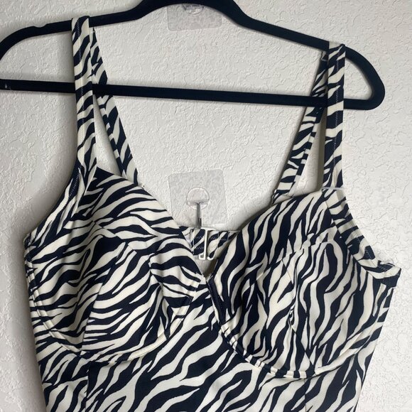 Zebra Print One-Piece Swimsuit Plus Size 1X Underwired Padded Cups Womens Swimwe - Picture 3 of 11